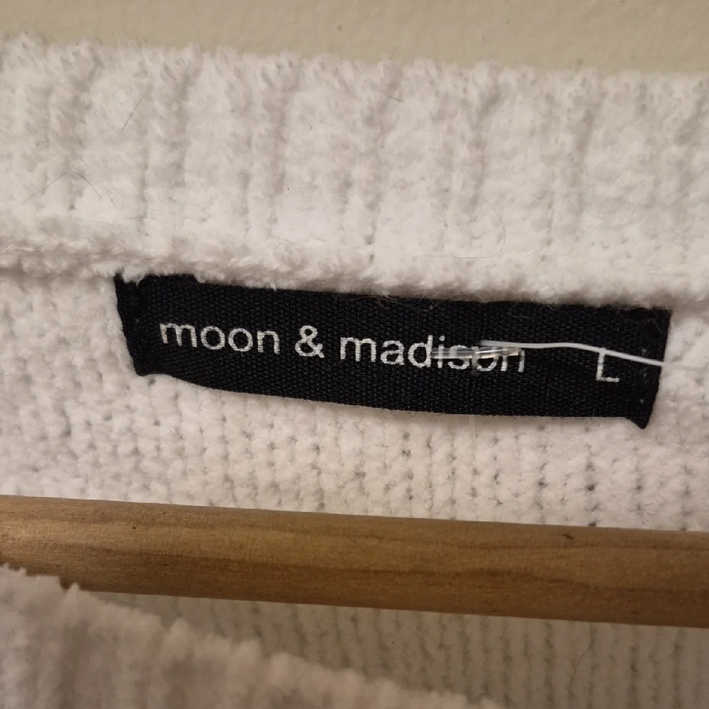 moon & madison White Crew Neck Sweater - Picture 2 of 5